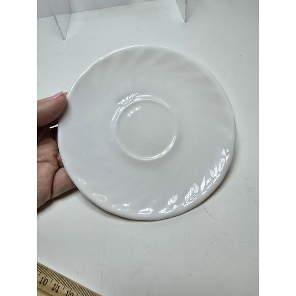 Arcopal France TRIANON IVORY Scalloped Swirls Milk Glass 5 3/8" Saucer - Picture 1 of 4
